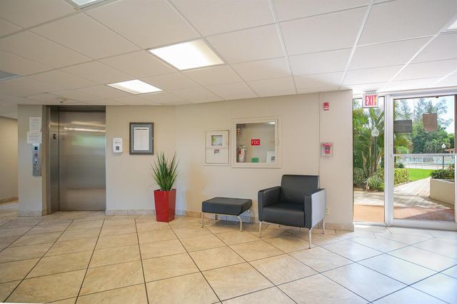 3930 Inverrary Boulevard 703-d, Lauderhill, FL 33319