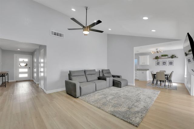 1130 Via Del Rey, Mesquite, TX 75150