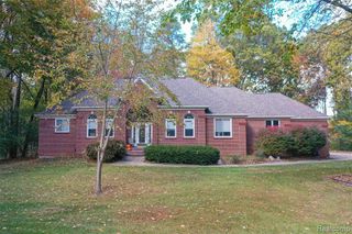 5812 Pine Breeze Drive, Clarkston, MI 48346