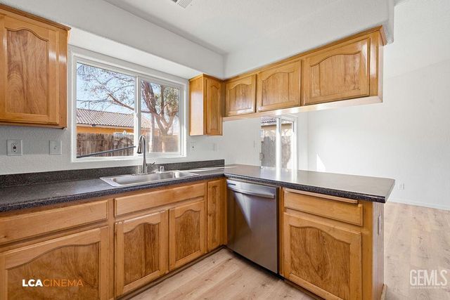 805 Price Street, Mc Farland, CA 93250