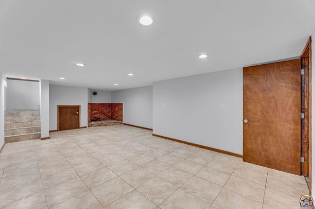 3501 SE Park Lane CT, Topeka, KS 66605