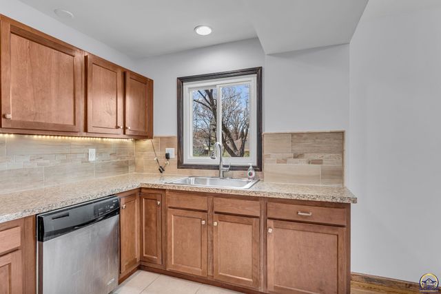 3501 SE Park Lane CT, Topeka, KS 66605