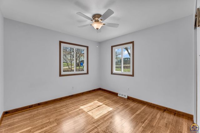 3501 SE Park Lane CT, Topeka, KS 66605