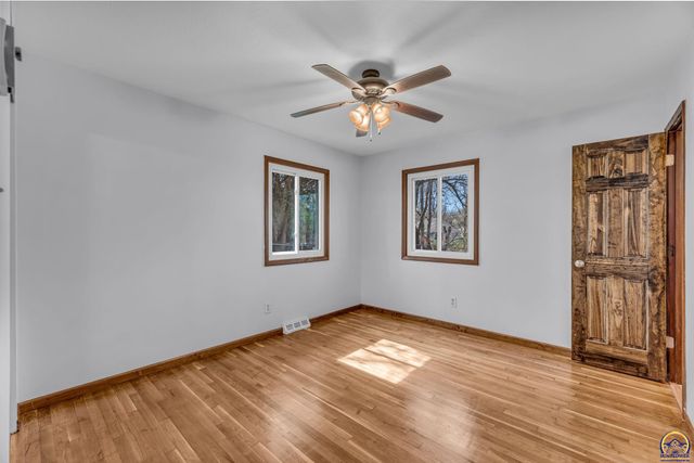 3501 SE Park Lane CT, Topeka, KS 66605