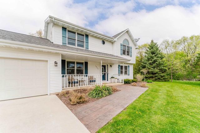 1966 SKY RANCH AVENUE, Oshkosh, WI 54904