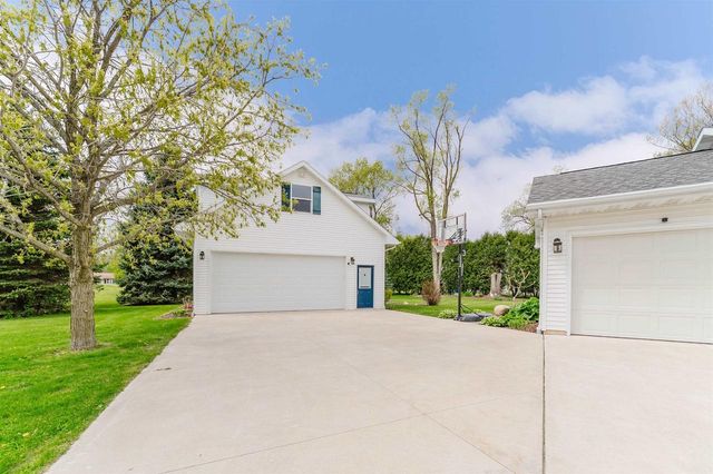 1966 SKY RANCH AVENUE, Oshkosh, WI 54904