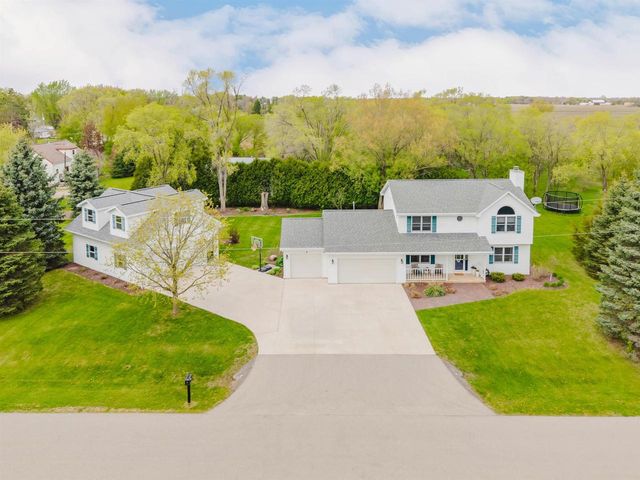 1966 SKY RANCH AVENUE, Oshkosh, WI 54904