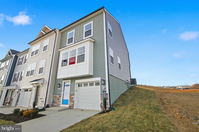 500 FONTANA CIR, Martinsburg, WV 25403