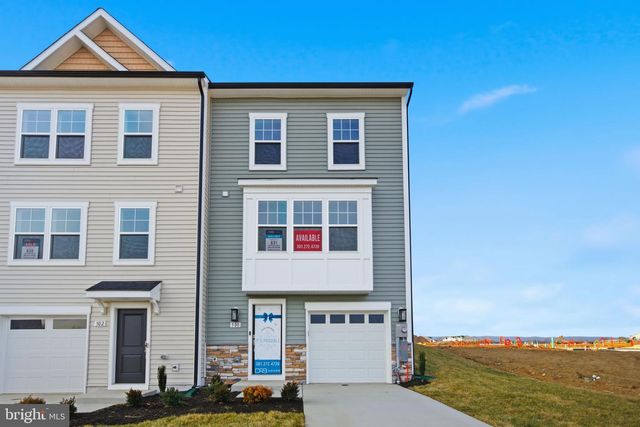 500 FONTANA CIR, Martinsburg, WV 25403