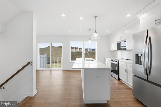 500 FONTANA CIR, Martinsburg, WV 25403