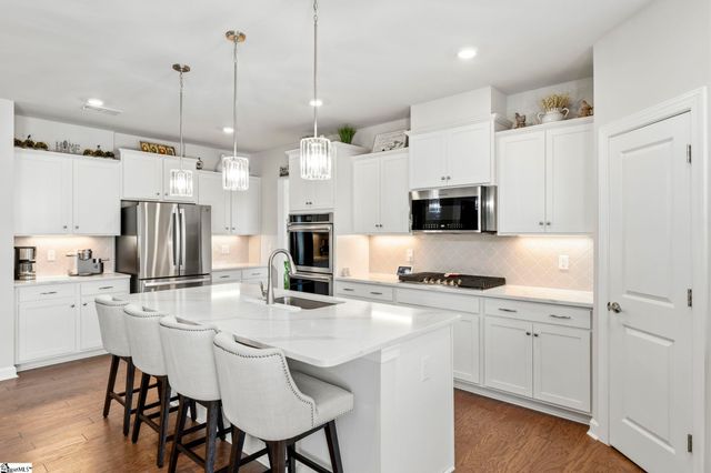 208 Isleview Place, Greer, SC 29651
