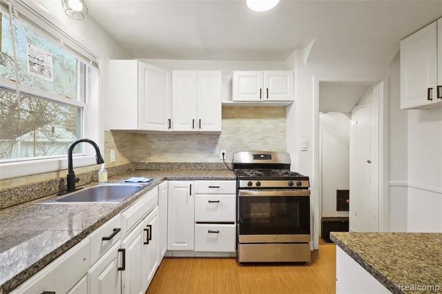 11557 Rossiter Street, Detroit, MI 48224