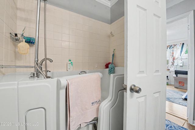 2215 Popps Ferry Road, Biloxi, MS 39532