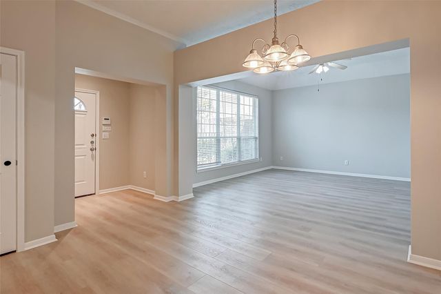 717 Cedarwood, Friendswood, TX 77546