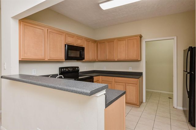 717 Cedarwood, Friendswood, TX 77546