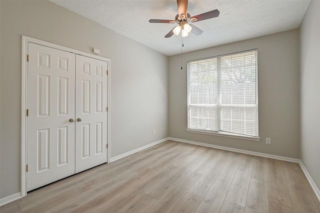 717 Cedarwood, Friendswood, TX 77546