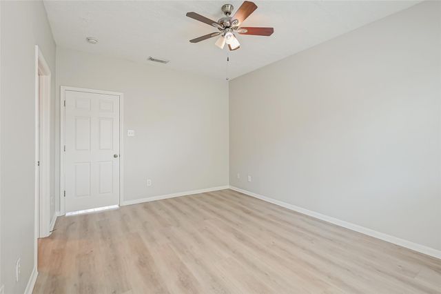 717 Cedarwood, Friendswood, TX 77546