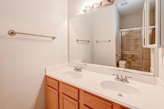 717 Cedarwood, Friendswood, TX 77546