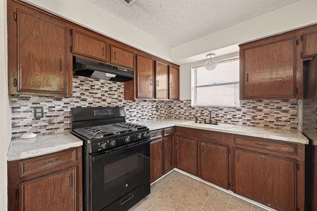 408 Mahan Street, Wharton, TX 77488