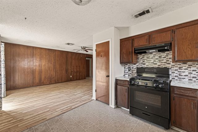 408 Mahan Street, Wharton, TX 77488