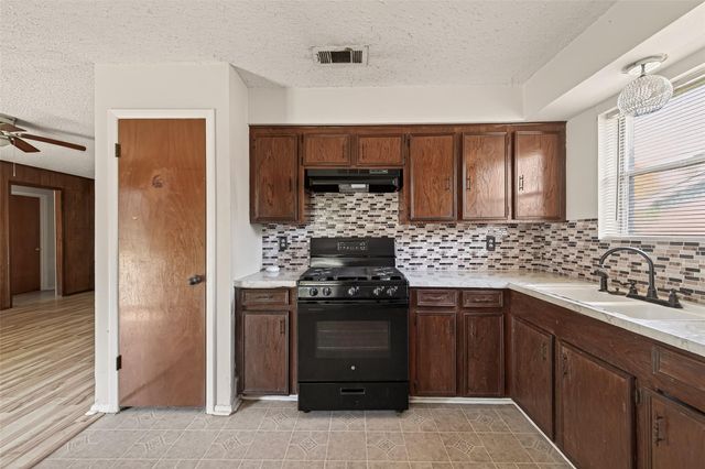 408 Mahan Street, Wharton, TX 77488