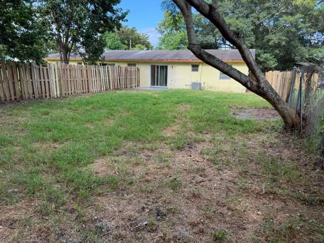 4911 Gulfstream Road, Lake Worth, FL 33460