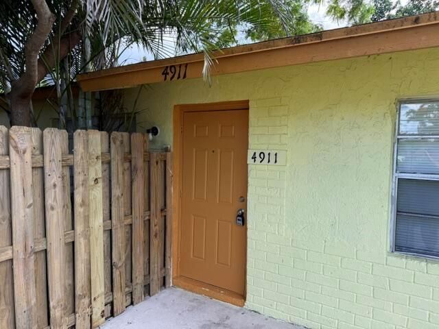4911 Gulfstream Road, Lake Worth, FL 33460