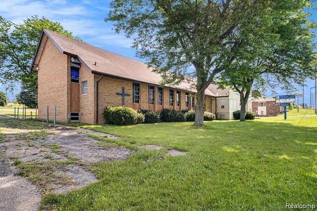 3202 Flushing Road, Flint, MI 48504