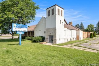 3202 Flushing Road, Flint, MI 48504