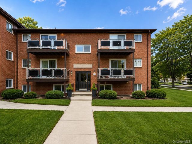 16 Tanager Road 1606, Monroe, NY 10950