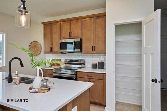 110 NW Rolling Circle, Waukee, IA 50263