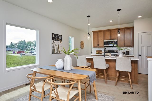 110 NW Rolling Circle, Waukee, IA 50263