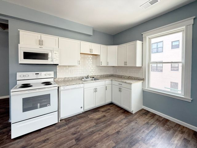 87 Maple St, Boston, MA 02121