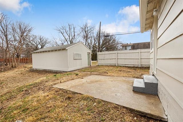 925 S Emery Street, Independence, MO 64050