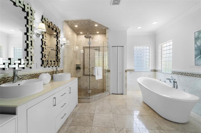 4802 W BEACHWAY DRIVE, Tampa, FL 33609