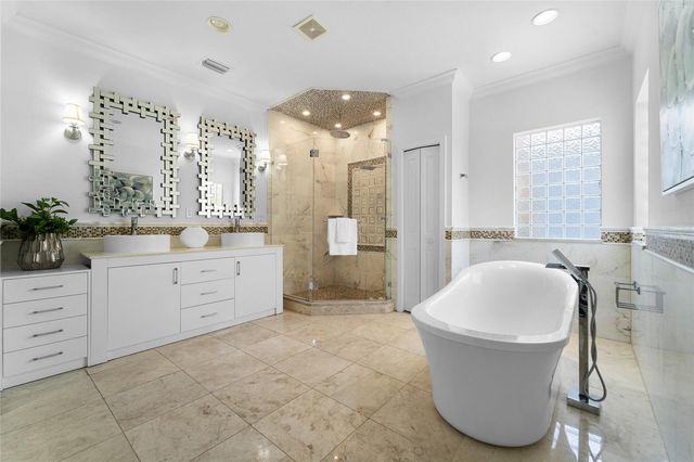 4802 W BEACHWAY DRIVE, Tampa, FL 33609