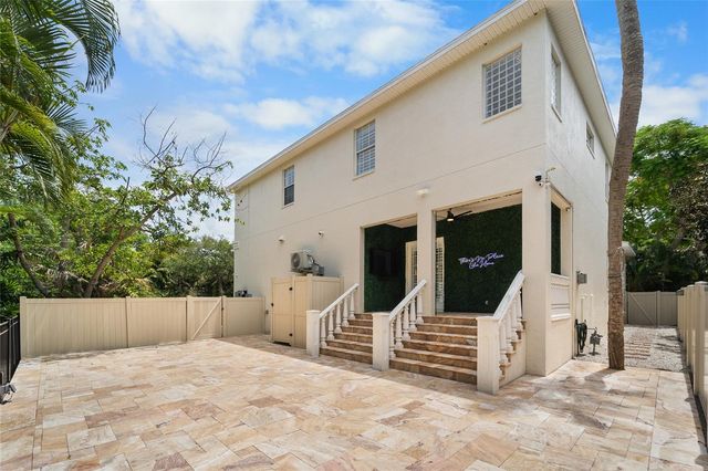 4802 W BEACHWAY DRIVE, Tampa, FL 33609