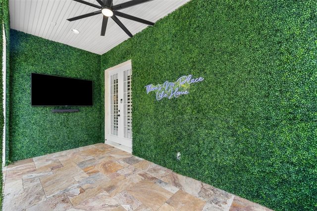 4802 W BEACHWAY DRIVE, Tampa, FL 33609