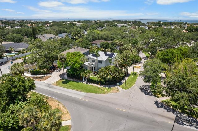4802 W BEACHWAY DRIVE, Tampa, FL 33609
