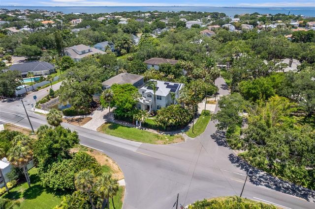 4802 W BEACHWAY DRIVE, Tampa, FL 33609
