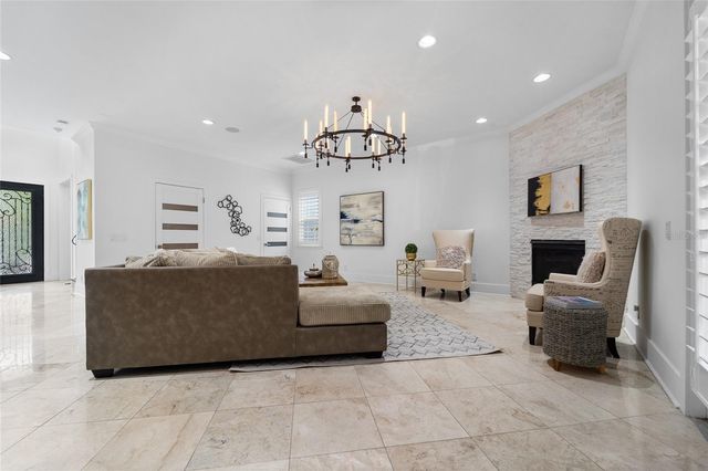 4802 W BEACHWAY DRIVE, Tampa, FL 33609