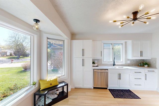 3004 Candlewood Drive, Janesville, WI 53546
