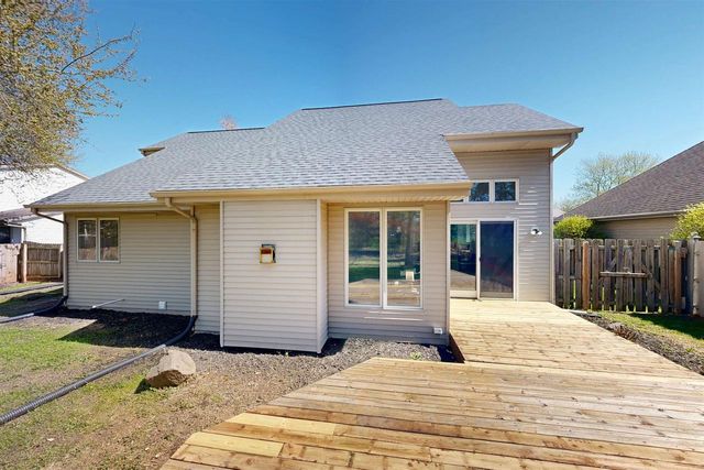 3004 Candlewood Drive, Janesville, WI 53546