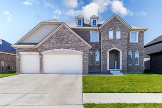 19221 Thompson Drive, Macomb Twp, MI 48042