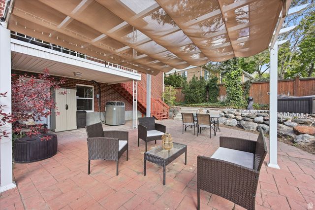 2484 E SKYLINE DR, Salt Lake City, UT 84108