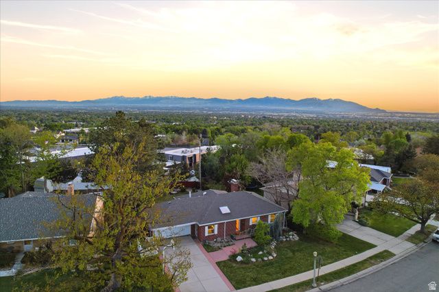 2484 E SKYLINE DR, Salt Lake City, UT 84108