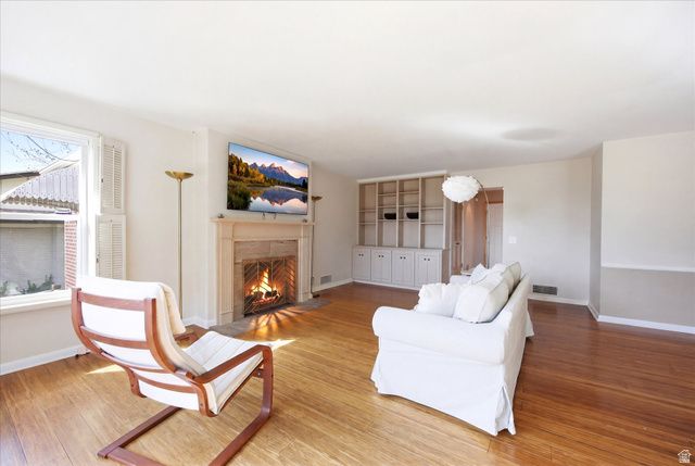 2484 E SKYLINE DR, Salt Lake City, UT 84108