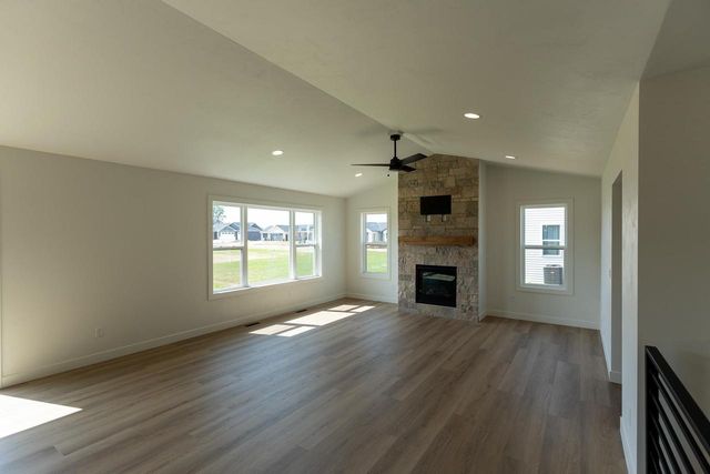 N9271 ANTON STREET, Appleton, WI 54915