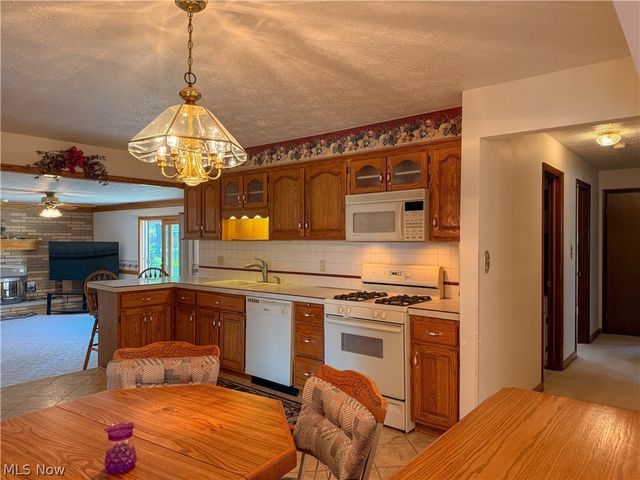 13665 Pawnee Trail, Middleburg Heights, OH 44130