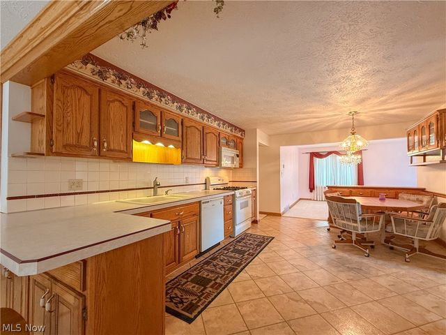 13665 Pawnee Trail, Middleburg Heights, OH 44130